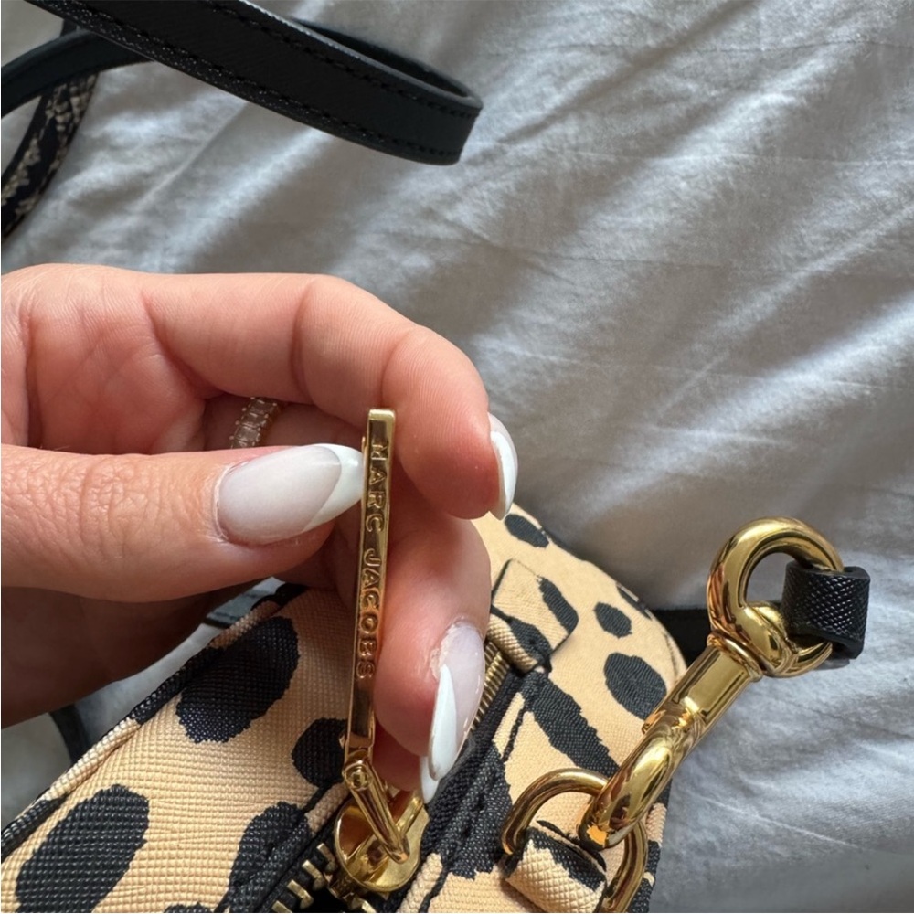 Marc Jacobs Playback Crossbody  bag in a Tan and Black Animal Print. - Picture 6 of 8